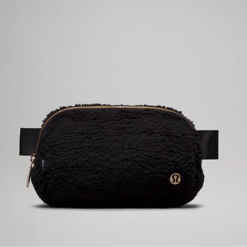 Lululemon Everywhere Fleece Belt Bag